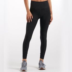 Vuori Clean Elation Leggings- short